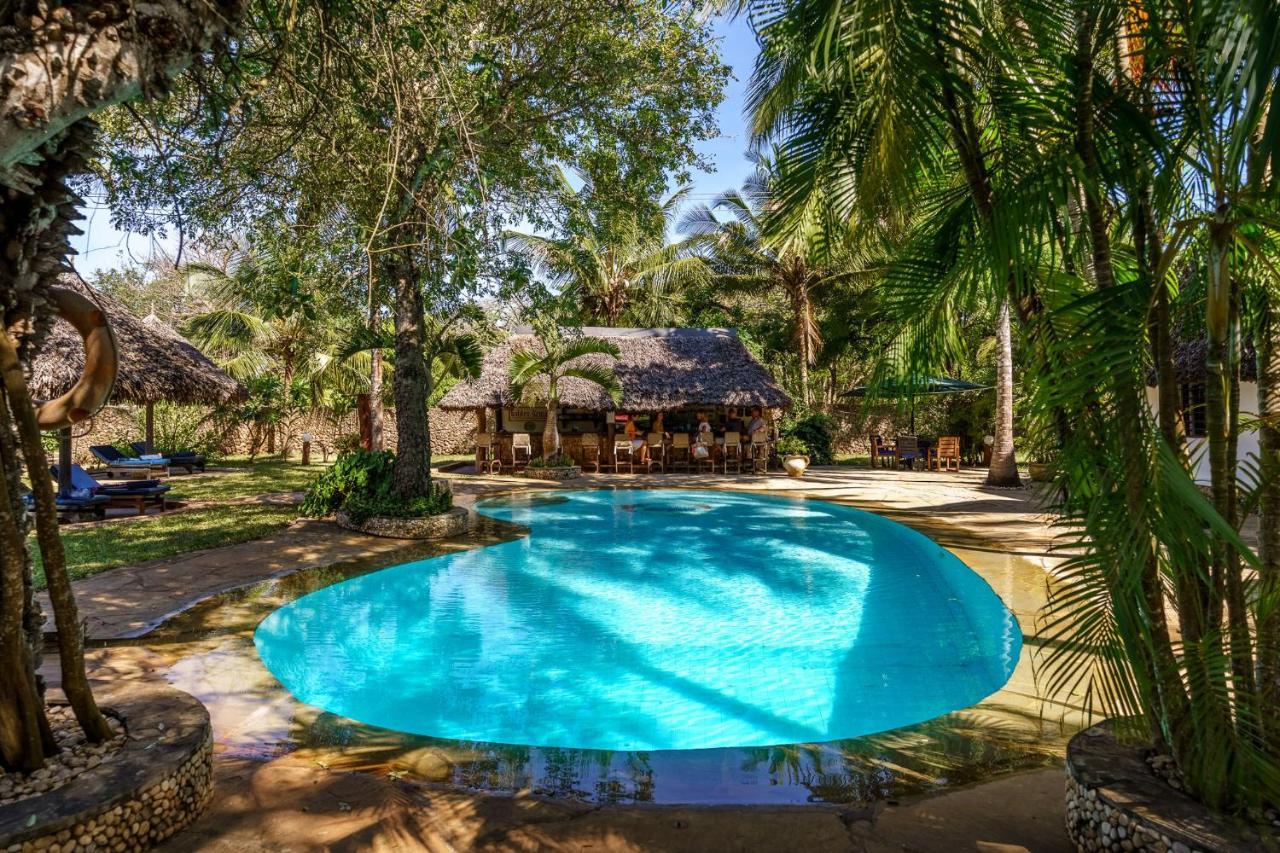 Diani Marine Divers Village Playa de Diani Exterior foto