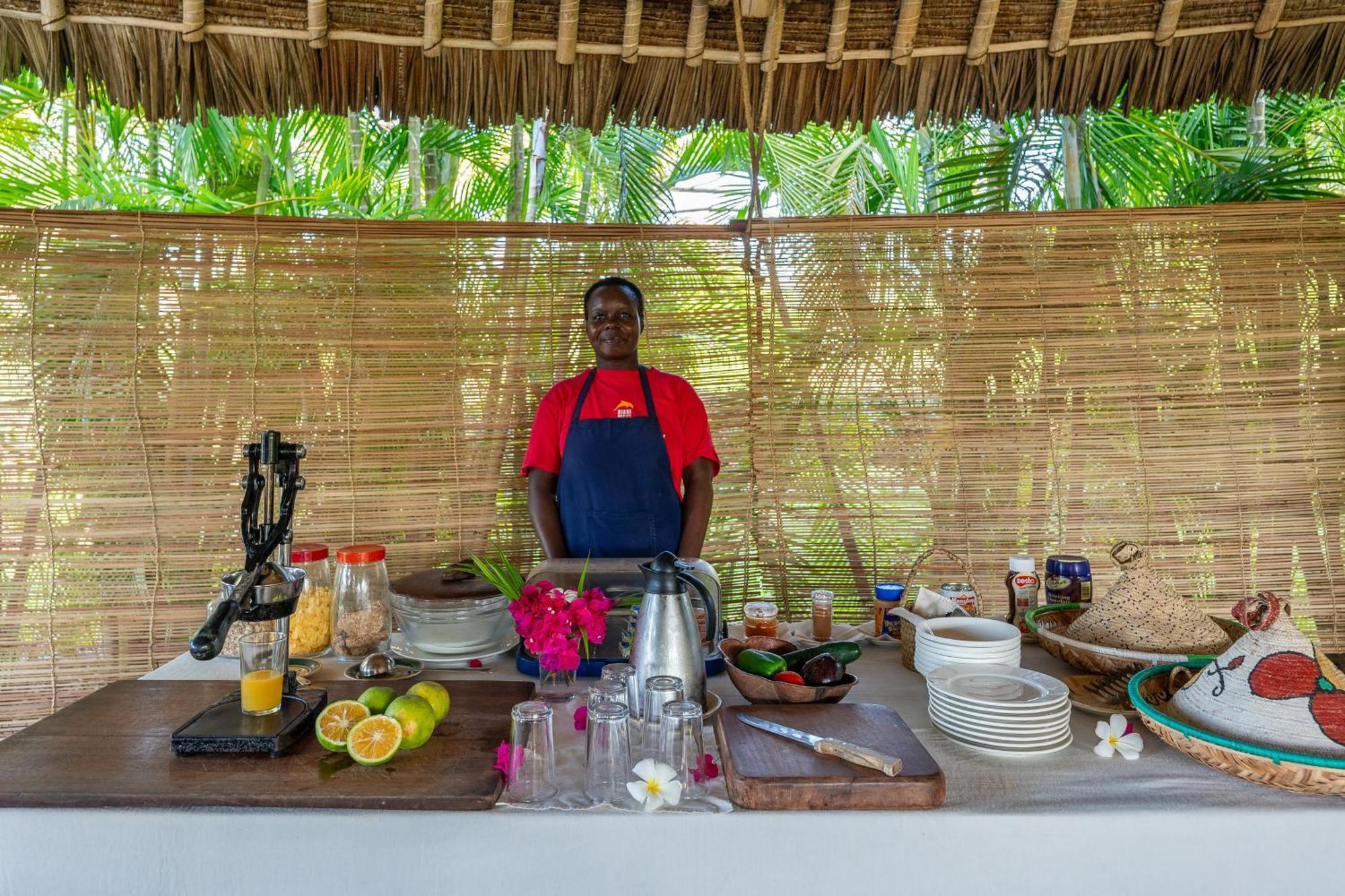 Diani Marine Divers Village Playa de Diani Exterior foto
