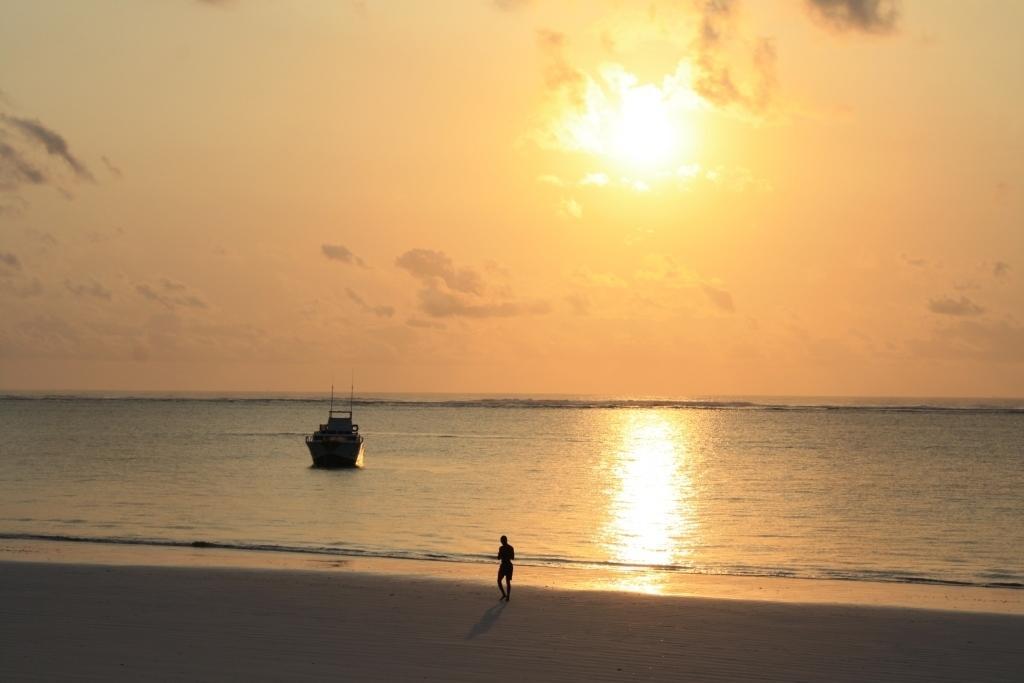 Diani Marine Divers Village Playa de Diani Exterior foto